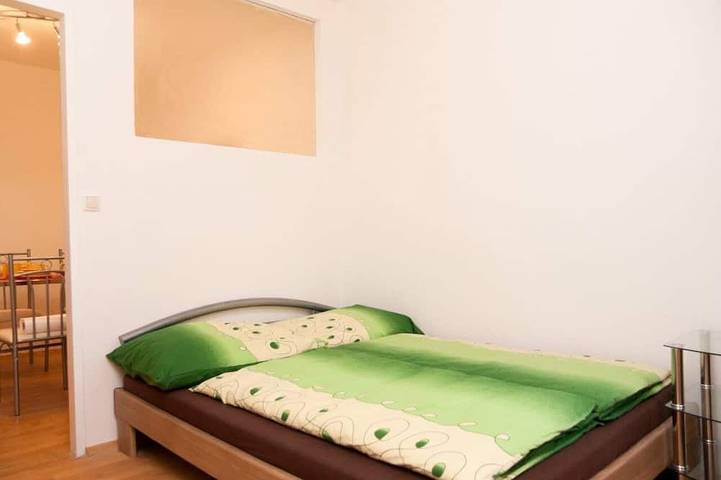 Ganze Wohnung, Raisa Helles freundliches 3-Zimmer-Apartment mit Garteneingang in Preßbaum, Traisental
