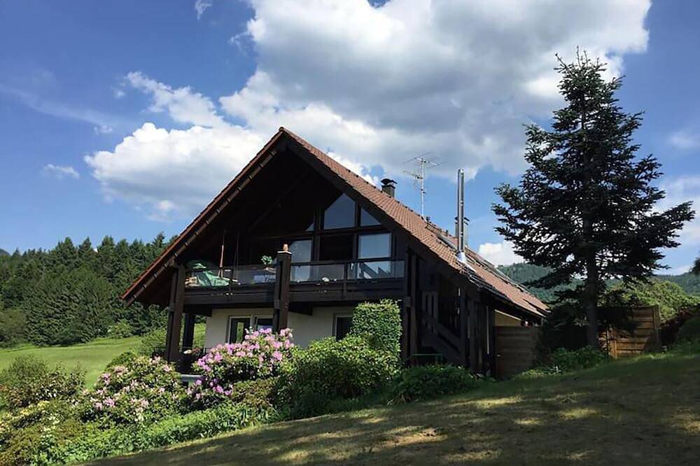 Apartamento inteiro, Black Forest Penthouse studio in a dream location with spectacular views in Buhlertal, Central Black Forest