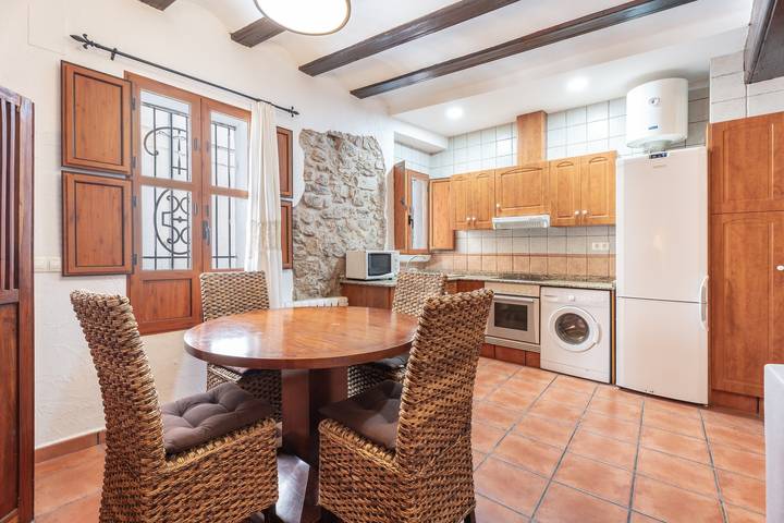 Apartment 'Sereno' with Mountain View and Wi-Fi in Chulilla, Valencia provins