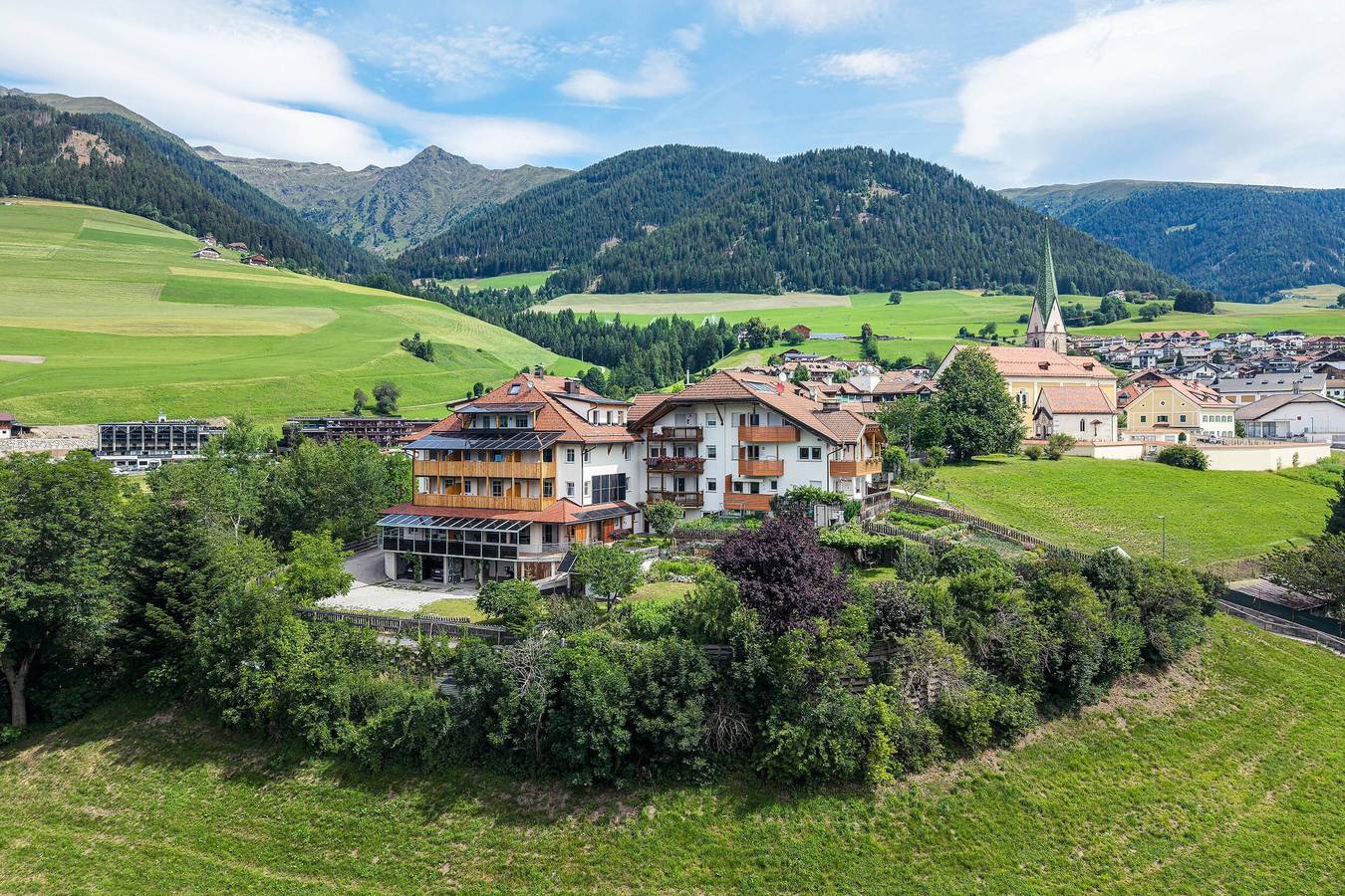 Apartamento inteiro, Apartamento "Treyer 5 Typ A" com vista para a montanha, Wi-Fi, varanda e jardim in Terenten, Dolomiti Superski