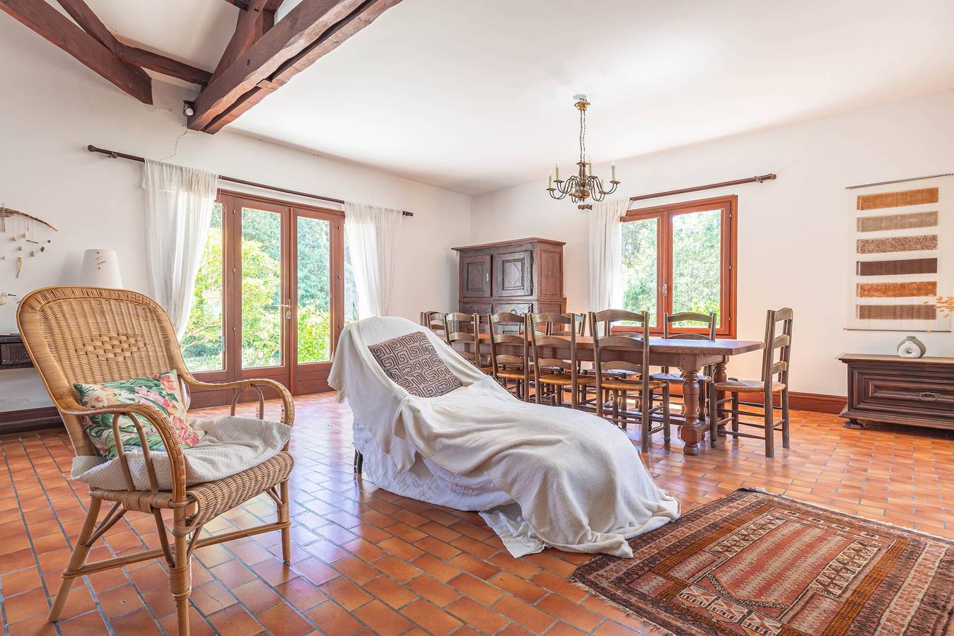 Familiehuis aan bosrand met terras, privétuin en balkon in Le Grand-Village-Plage, Côte de Beauté