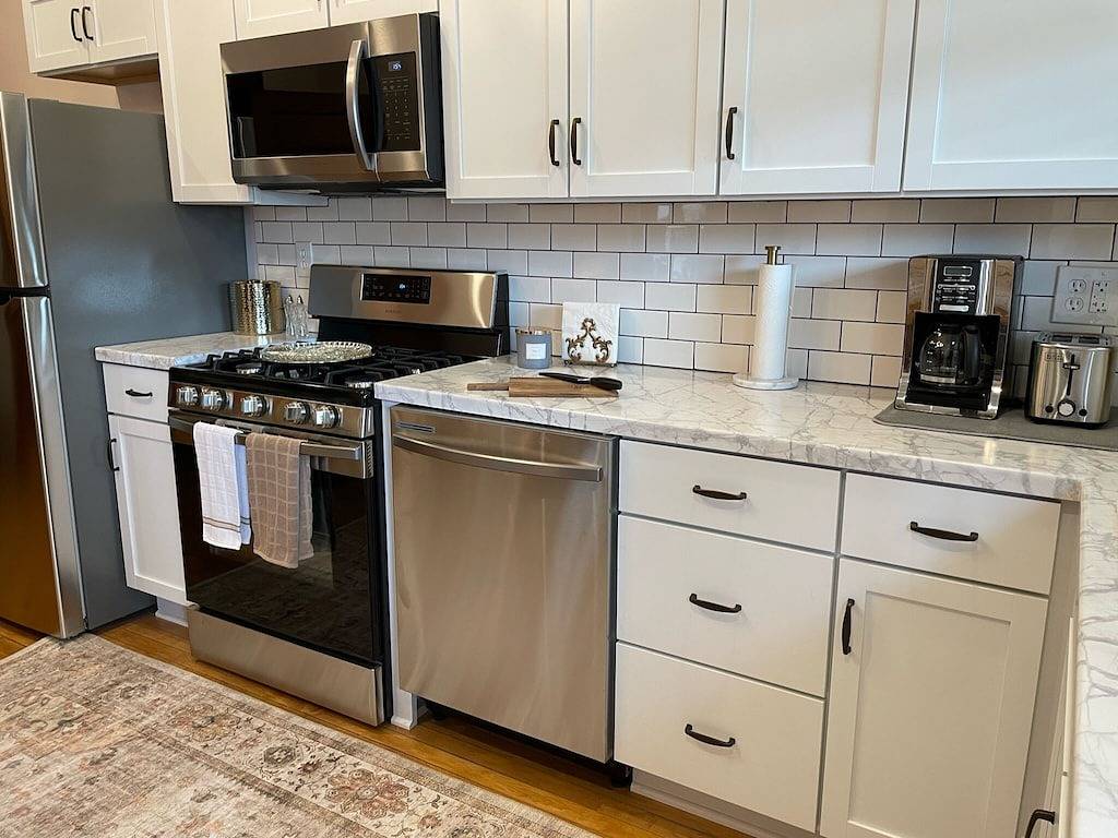 4 Bedroom, 3 Full Bathrooms - 10 Minutes to Starved Rock! in LaSalle, LaSalle County