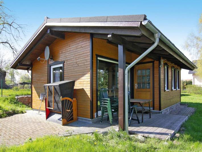 Ferienhaus für 4 Personen, mit Terrasse und Garten in Zemitz