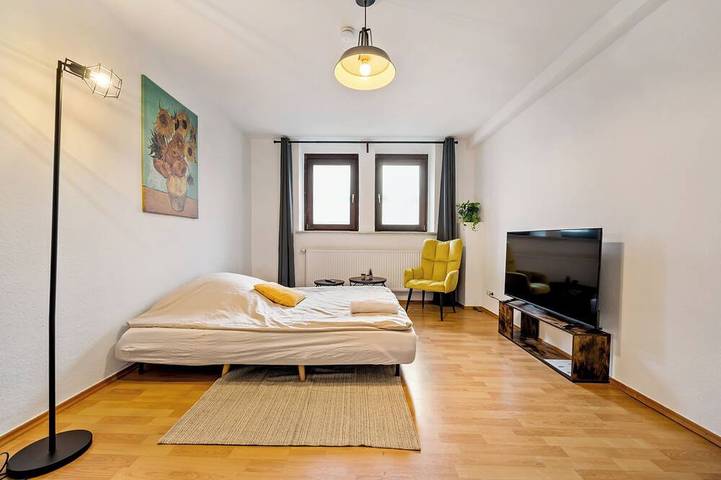 Ganze Wohnung, Cosy&Central, 500m from Main Station, Work&Stay in Wiesbaden, Südhessen