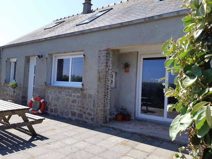 Location de vacances pour 7 personnes, avec vue ainsi que jardin et terrasse, animaux acceptés dans Plage Du Sablon Cosqueville - 2