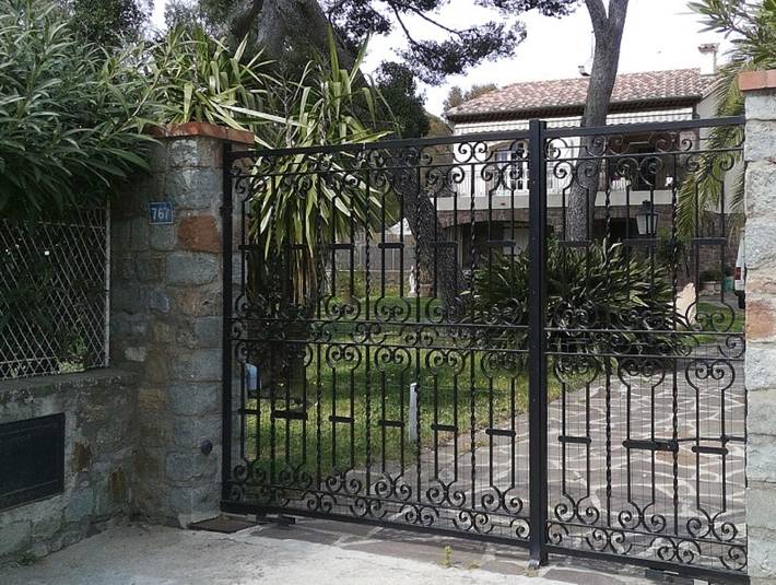 Gîte pour 3 personnes, avec vue ainsi que terrasse et jardin dans le Var - 2