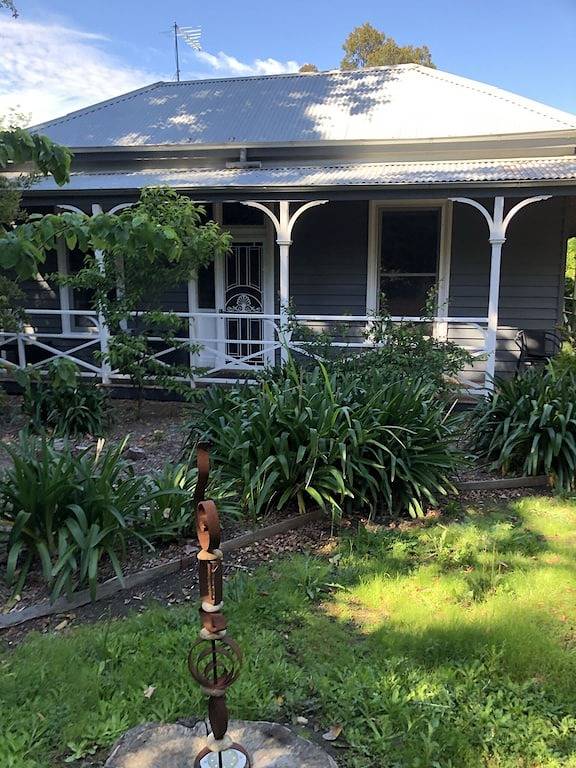 Healesville Garden Accommodation “Retreat” (11 guests) in Yarra Ranges Shire