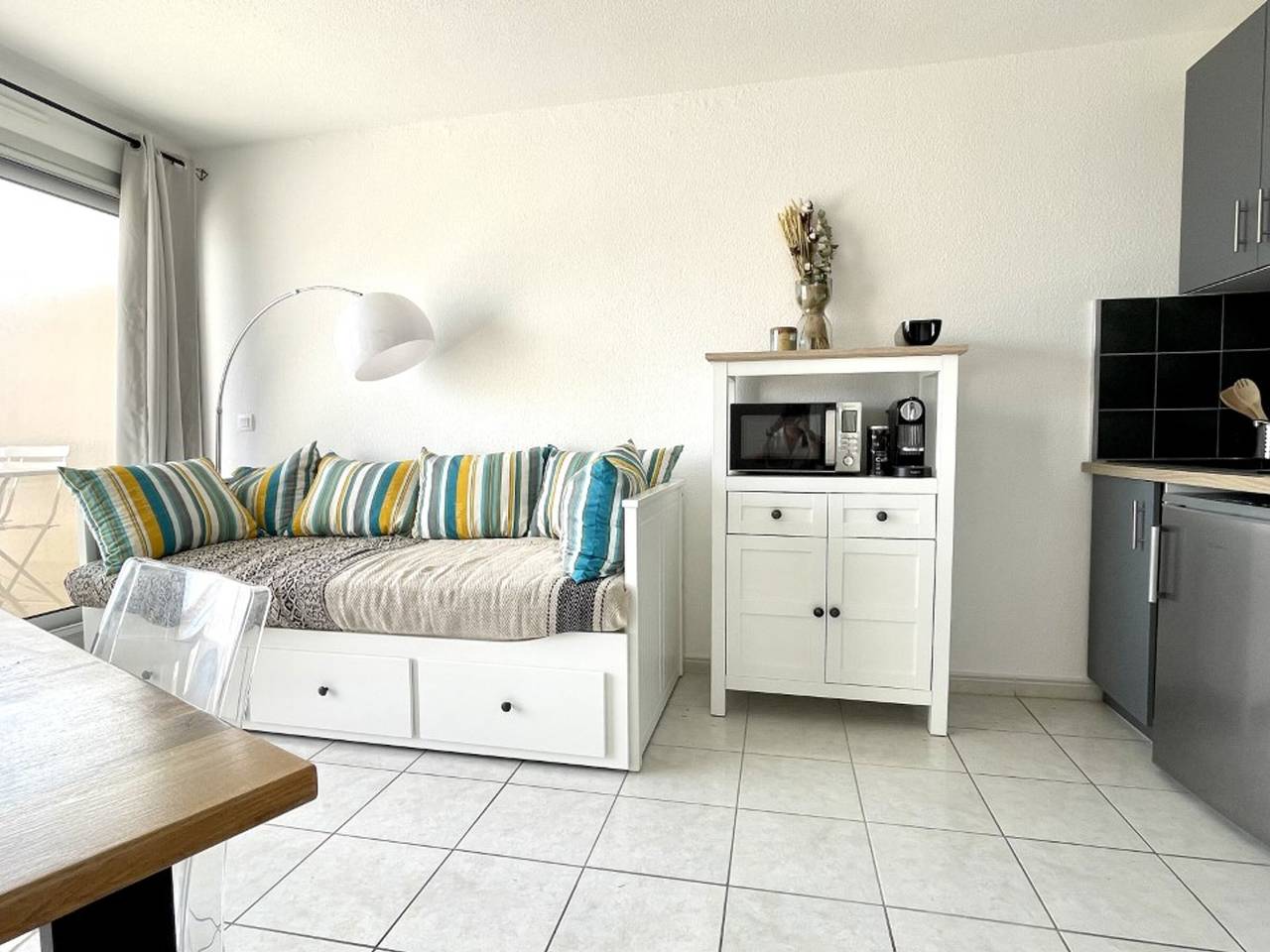 Apartamento entero, Apartamento renovado con piscina comunitaria, 4 plazas, aire acondicionado, wifi, terraza vista al mar in Canet-en-Roussillon, Côte d'Améthyste