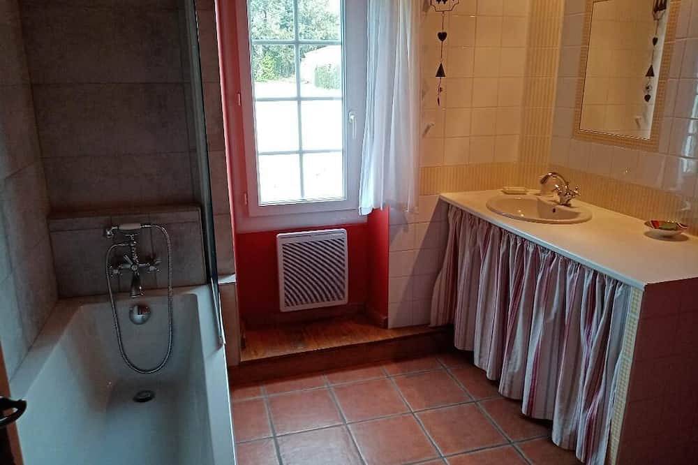 House / villa - Sarrians in Sarrians, Vaucluse