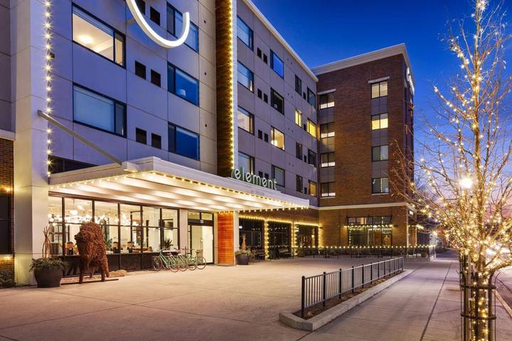 Hôtel pour 4 personnes, avec piscine et terrasse, animaux acceptés