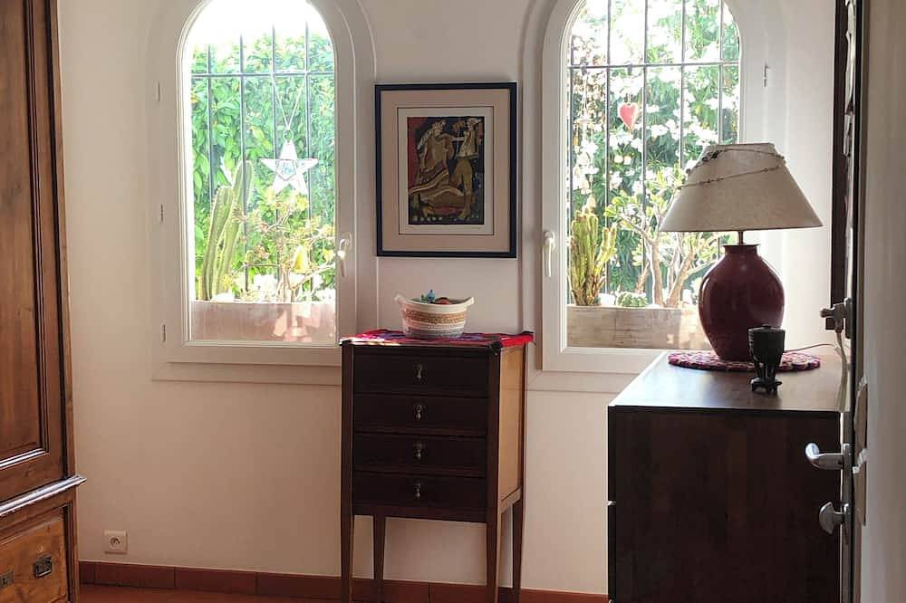 Southern charm, pretty village house with garden between Cannes and Grasse in Mouans-Sartoux, Cannes region