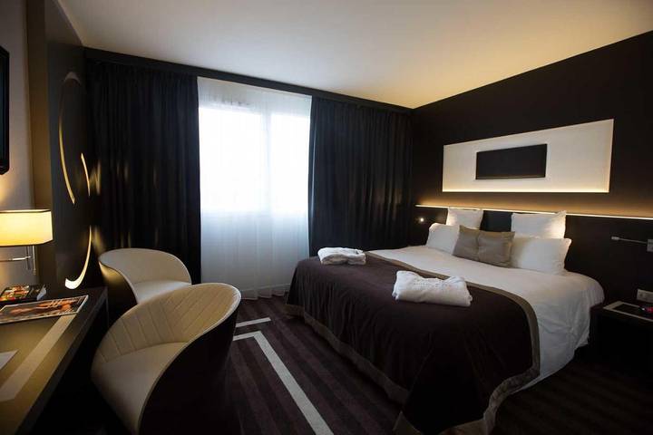 Hotel para 2 personas, con terraza además de piscina y sauna - 1