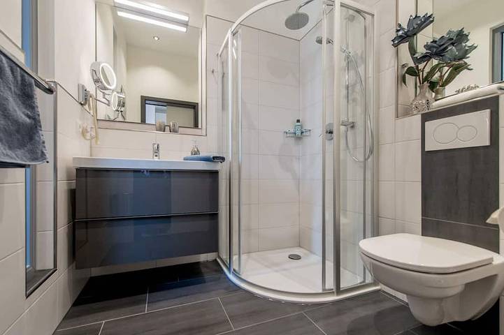 5* Apartment mit \"Glitzer-Panther\" / für 1-2 Pers. / Styl & Komfort mit Herz ♥ in Bensheim, Bergstraße
