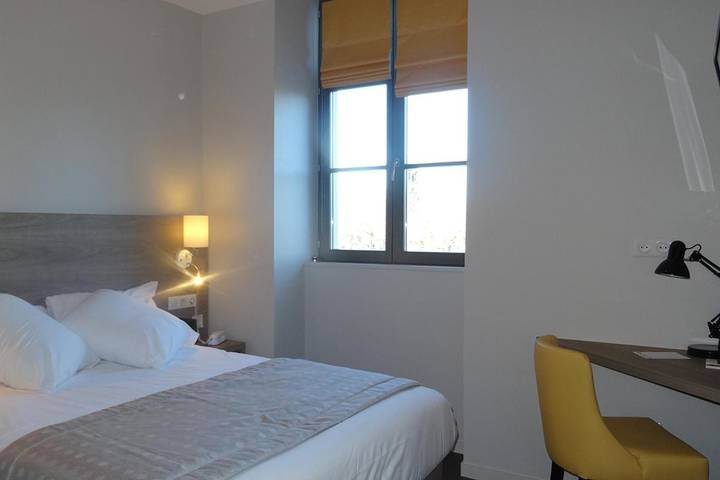 Hôtel pour 2 personnes, avec jardin, animaux acceptés à Arnac-Pompadour - 3