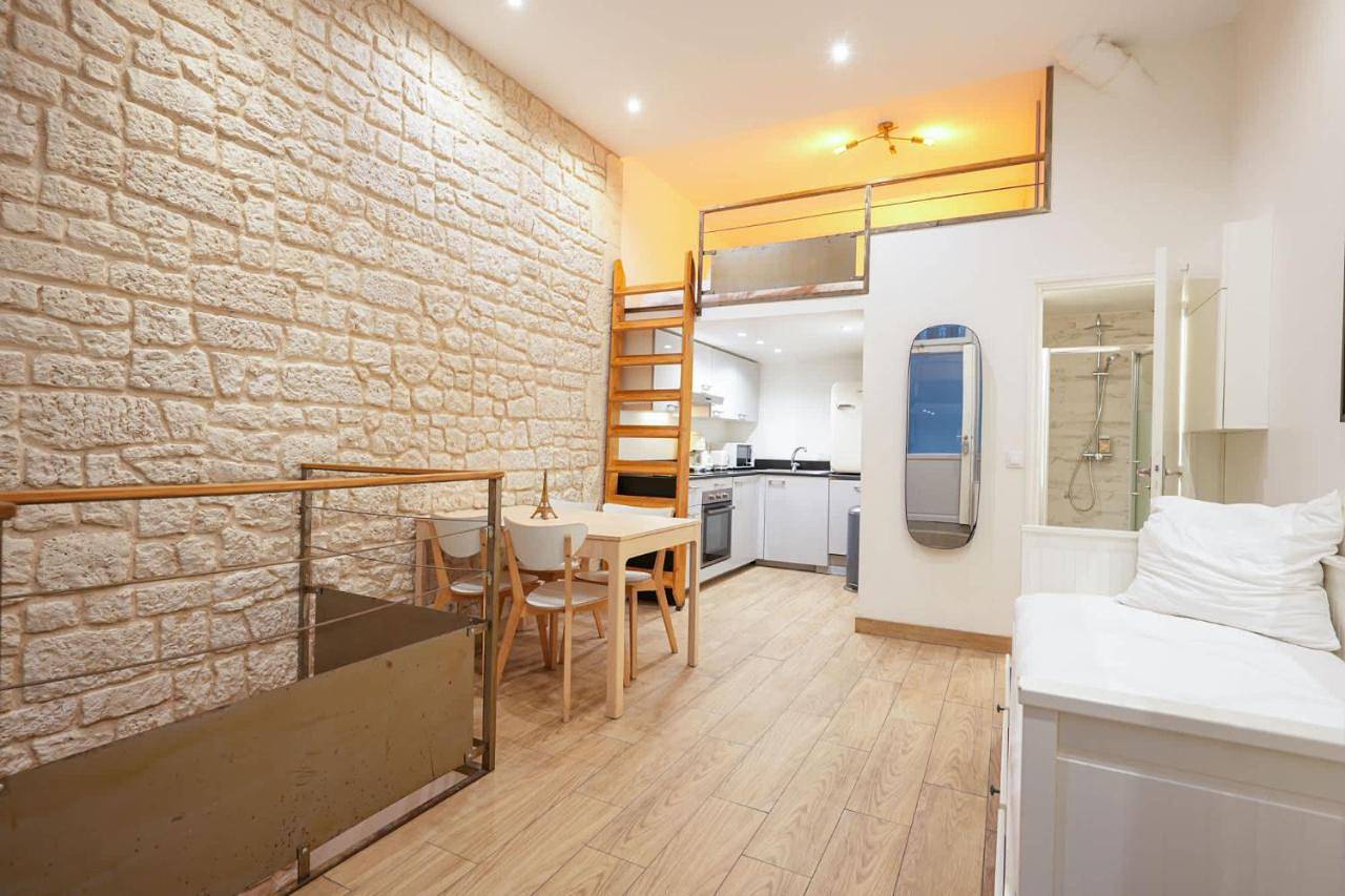 Appartement entier, Loft 2 Br Marais, Notre Dame Ac by Lcc Agency in Paris 4e Arrondissement, Paris