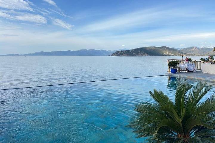 Location de vacances pour 16 personnes, avec jardin et piscine, animaux acceptés à Villanova