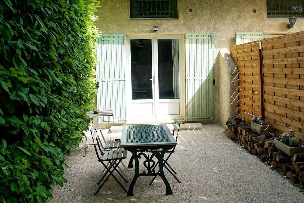 Ganze Wohnung, Country cottage with swimming pool in Le Thor, Vaucluse