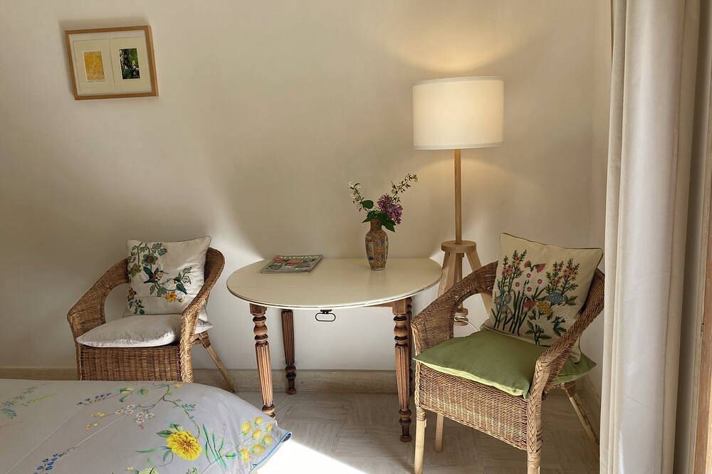 Peaceful gîte swimming pool Canigou view 1h Argeles sur Mer in Vernet-les-Bains, Prades region