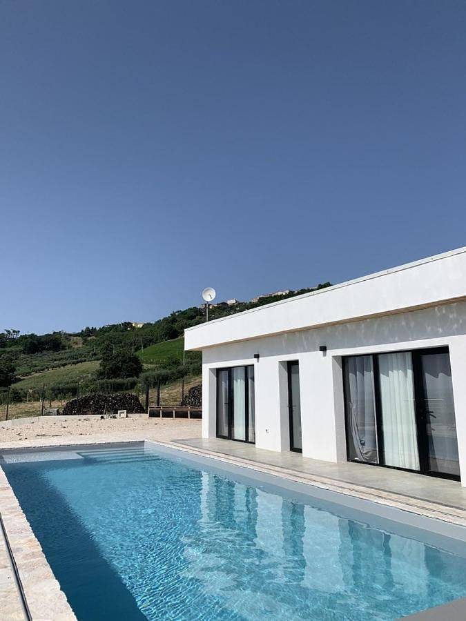 Location de vacances pour 11 personnes, avec piscine ainsi que jacuzzi et jardin à Petacciato - 2