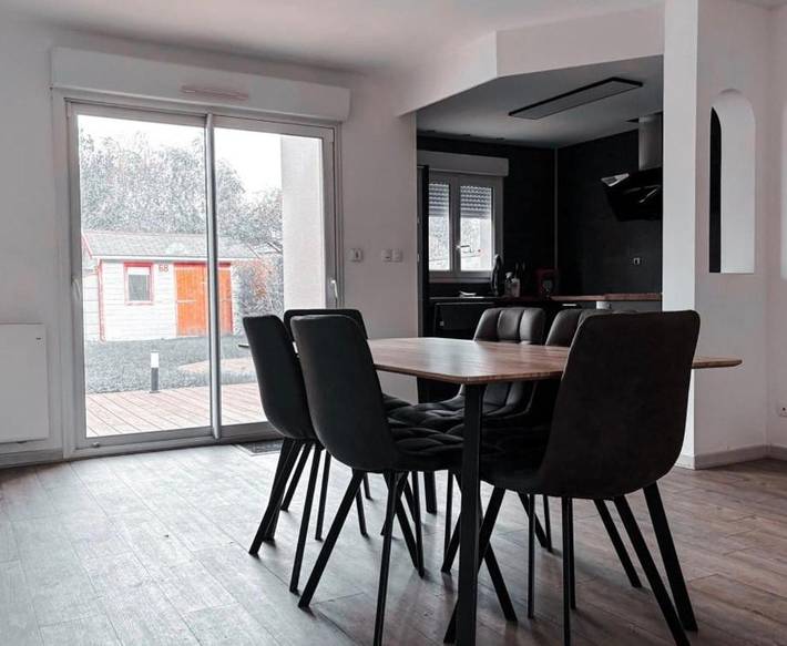 Location de vacances pour 8 personnes, avec terrasse à Saint-Clément-de-la-Place