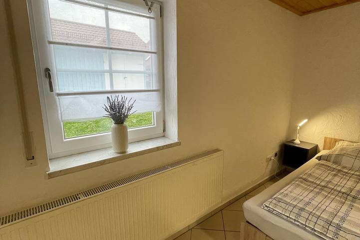 Ganze Wohnung, Neu renovierte, kleine Ferienwohnung Schiffmann (38 qm) in Pressath, Naturpark Nördlicher Oberpfälzer Wald