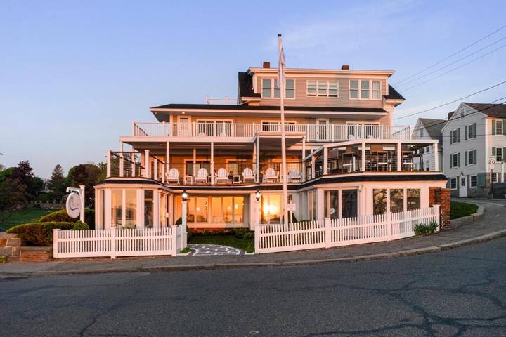 Hôtel pour 8 personnes, avec balcon