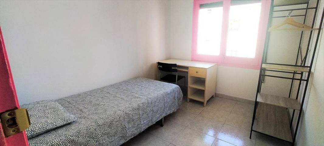 Gîte pour 2 personnes, avec vue et terrasse à Esplugues de Llobregat - 4