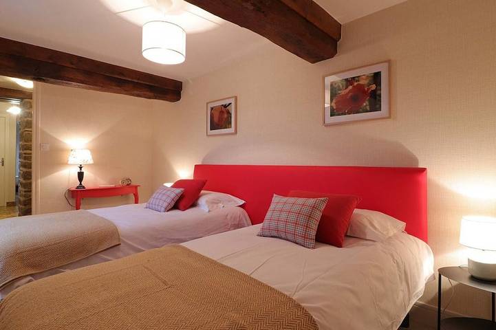 Gîte pour 10 personnes, avec terrasse et jardin, animaux acceptés dans Tinchebray-Bocage - 4