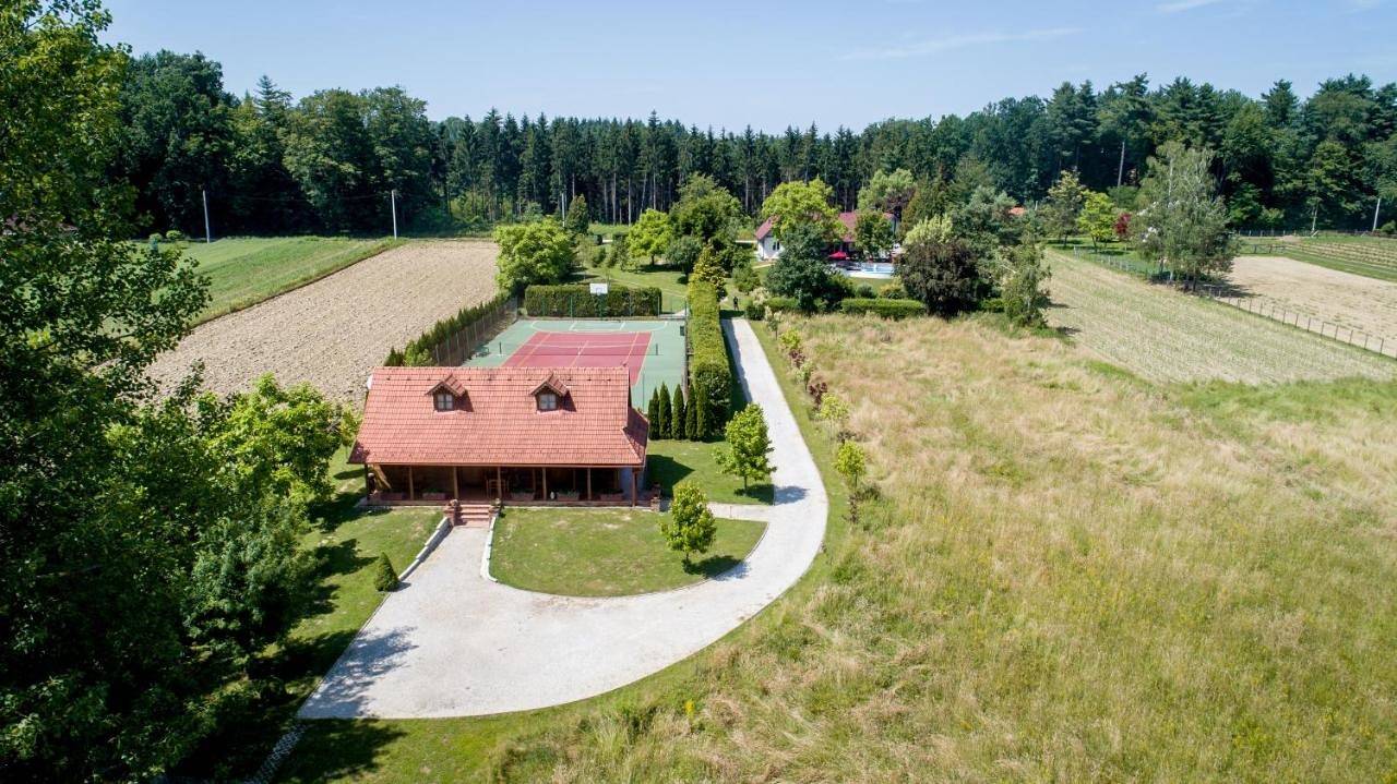 Appartement entier, Old Oak House with pool in Varaždin