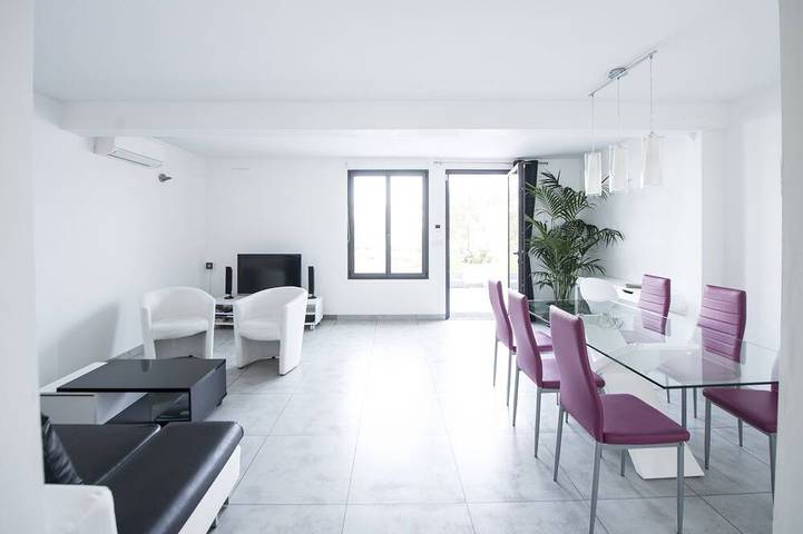 Gîte pour 6 personnes, avec Jacuzzi ainsi que Terrasse et Jardin dans Port De La Pointe Rouge Marseille