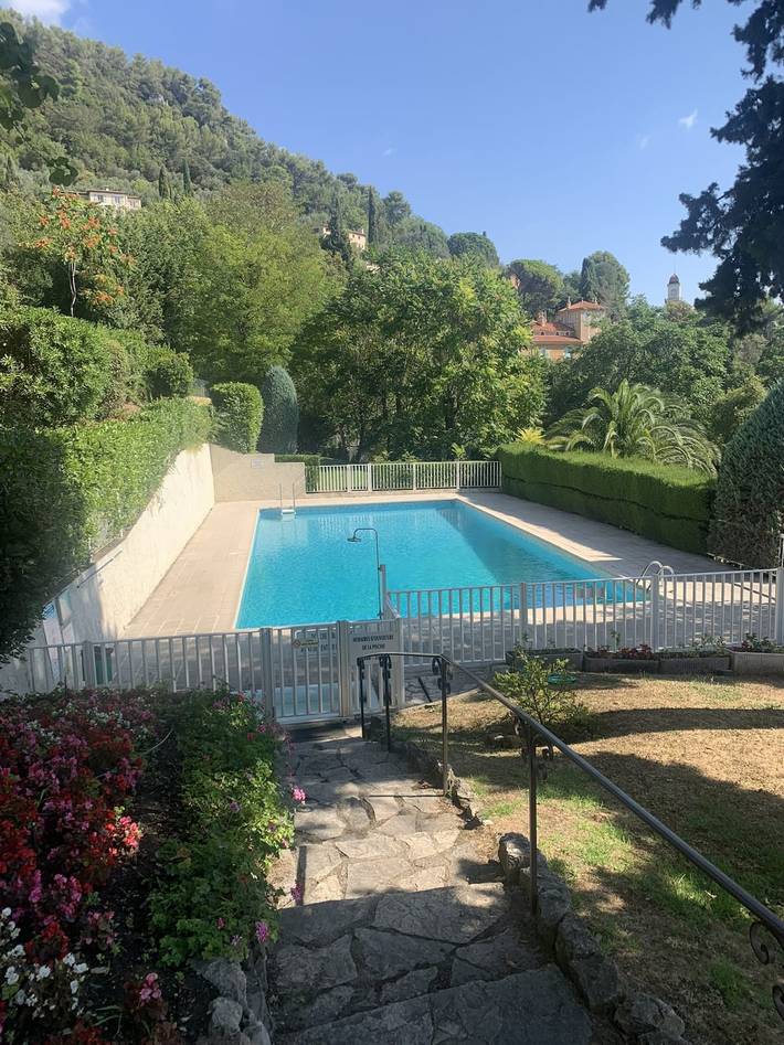 Gîte pour 6 personnes, avec jardin ainsi que piscine et balcon, adapté aux familles à Grasse - 4