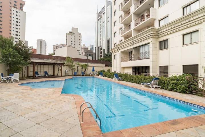 Pousadas para 4 pessoas, com balcão e sauna e ainda jardim, adaptado a crianças em Itaim Bibi