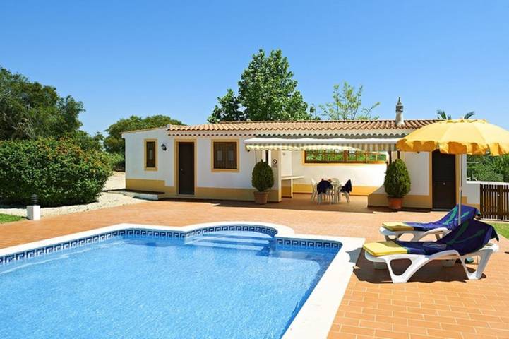 Holiday rental for 4 people, with garden in Carvoeiro