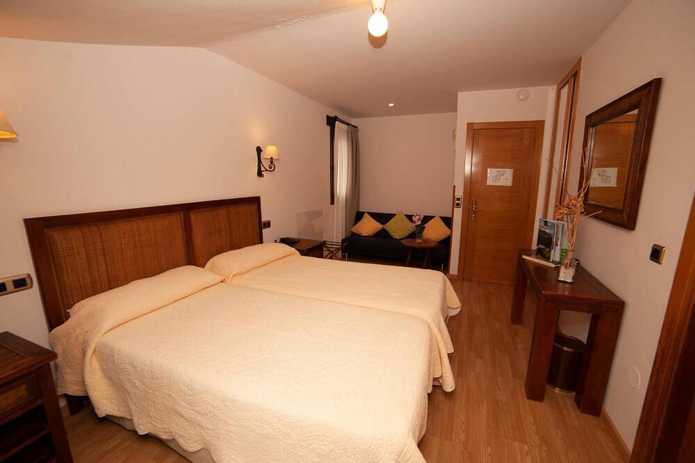 Double or Twin Room. in Sotu Cangues, Cangas de Onís