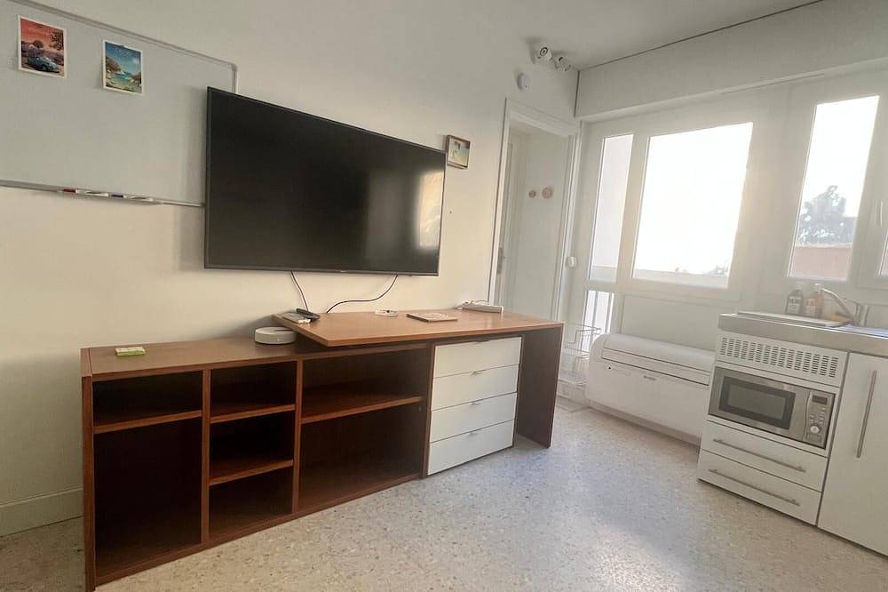 In the heights of Cassis, quiet studio with private parking and swimming pool., foto 14