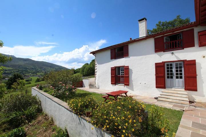 Gîte pour 6 personnes, avec jardin à Sare - 2
