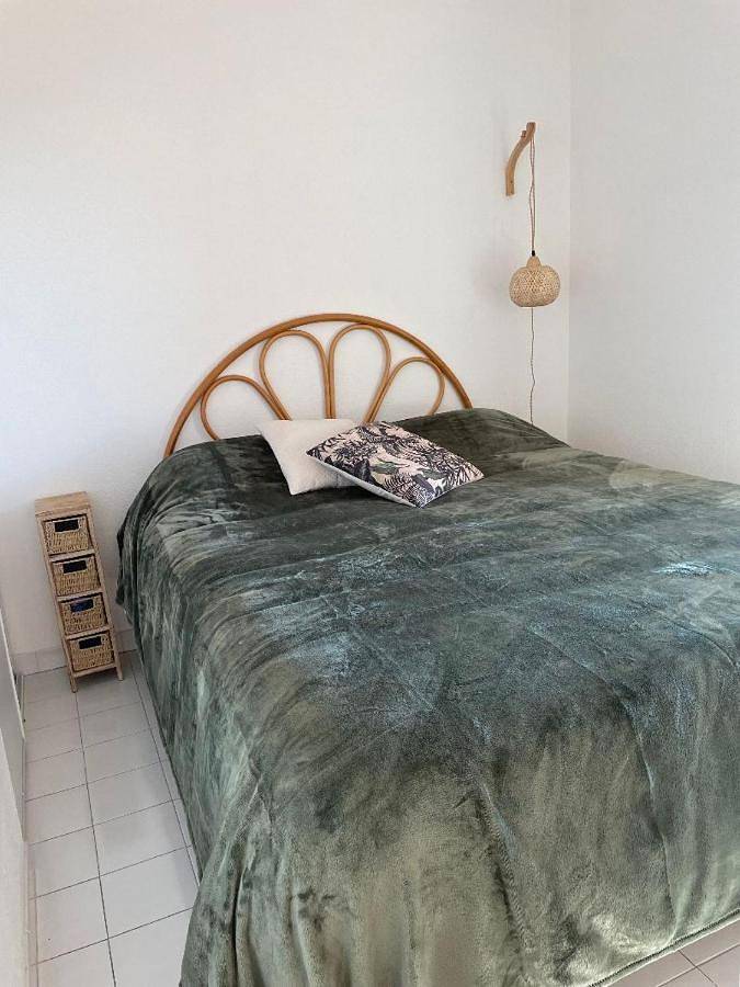 Gîte pour 4 personnes, avec Balcon et Terrasse ainsi que Jardin et Piscine dans Gouzon - 3