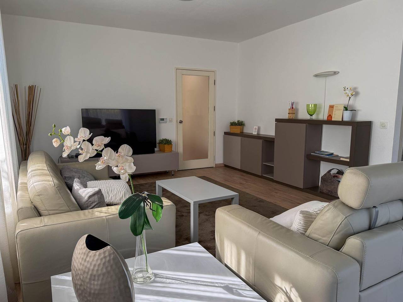 Schmuckes, renoviertes Einfamilienhaus mit Terrasse und Liegewiese in Ascona, Tessiner Alpen