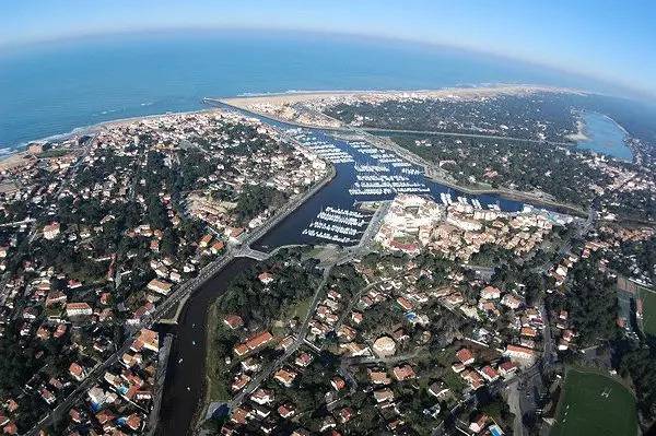 Ganze Wohnung, Résidence Le Génois, Ferienwohnung 4 Pers mit Blick auf den Hafen. gratis Wifi pking in Capbreton, Côte d’Argent