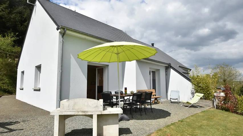 Location de vacances pour 7 personnes, avec jardin à Sainte-Cécile (Manche)