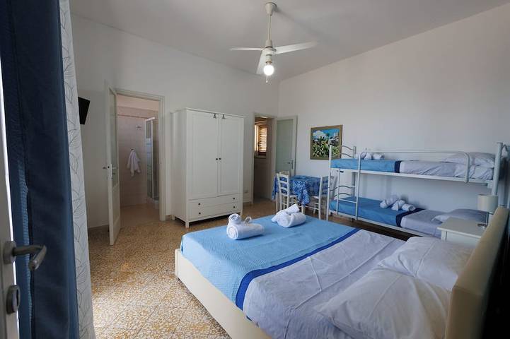 Entire apartment, Donna Rosalía Sea View Apartment with terrace/solarium included. in San Nicola l'Arena, Trabia