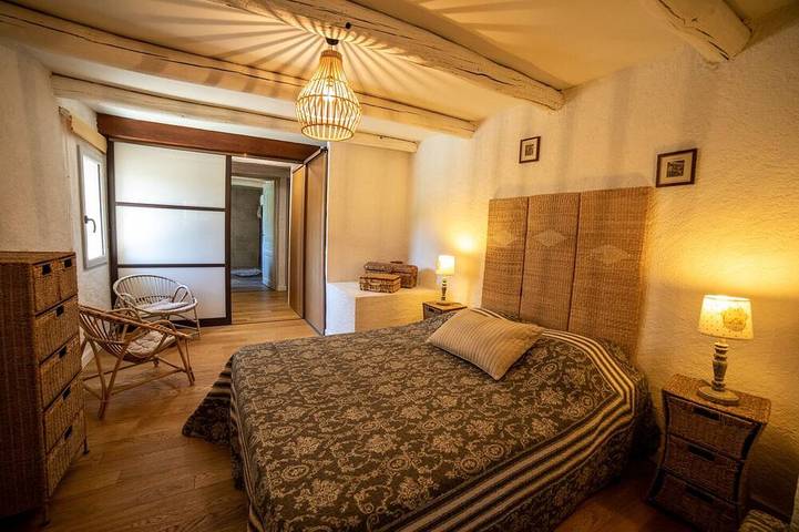 Location de vacances pour 6 personnes, avec Terrasse et Jardin à Ansouis - 3