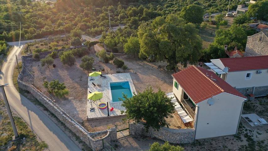 Hotel für 4 Personen, mit Terrasse und Pool
