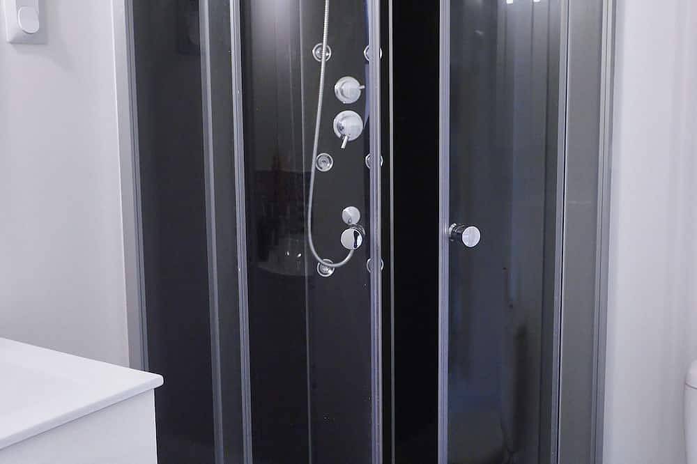 Appartement entier, 1-Séjour de charme dans une ferme rénovée in Saint-Quentin, Aisne