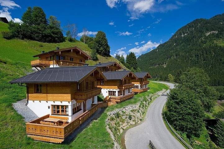 Mit viel liebe erbaute Hütten- Chalets in bester Lage! in Hohe Tauern, Großarl