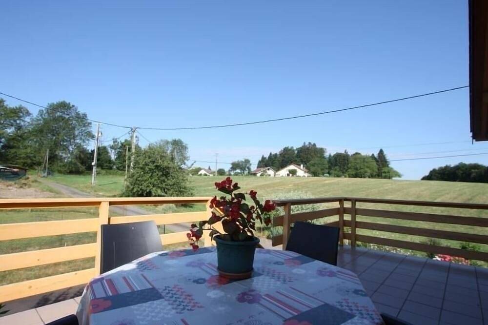 Geheel appartement, Cozy Mountain Getaway with Terrace, Near Spa & Casino in Le Val-d'Ajol, Parc naturel régional des Ballons des Vosges