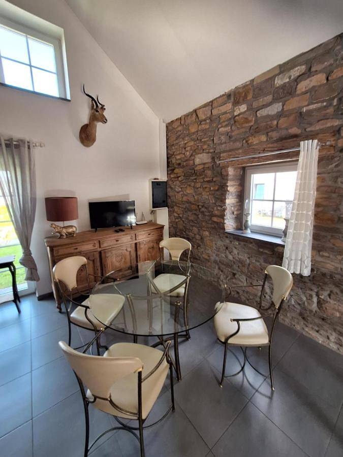 Queen Room with Garden View in Ohey, Région de Namur