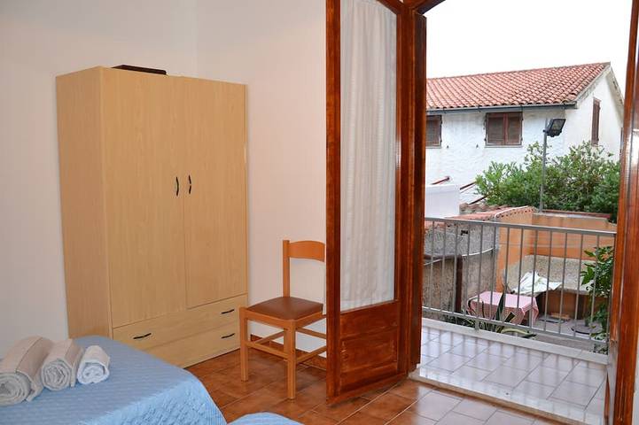 Entire apartment, Dolphins 13 comfortable apartment within walking distance of the sea in Palmasera (Dorgali), Dorgali