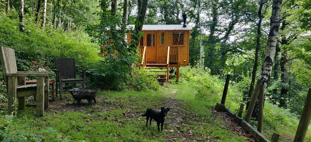 Glamping for 3 people, with Balcony and Terrace as well as Garden and View in West Yorkshire
