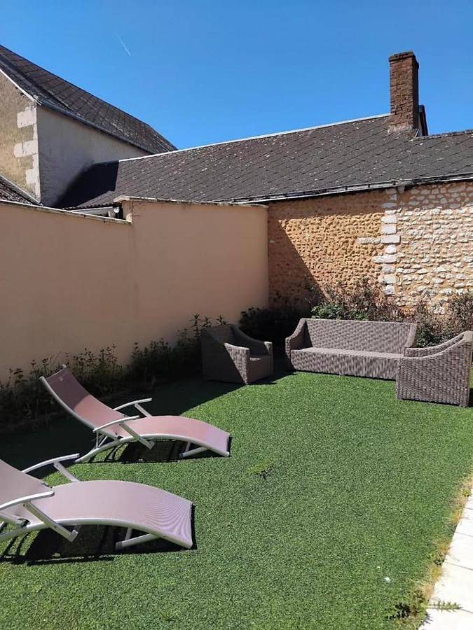 Location de vacances pour 10 personnes, avec jardin à Villaines-sous-Lucé